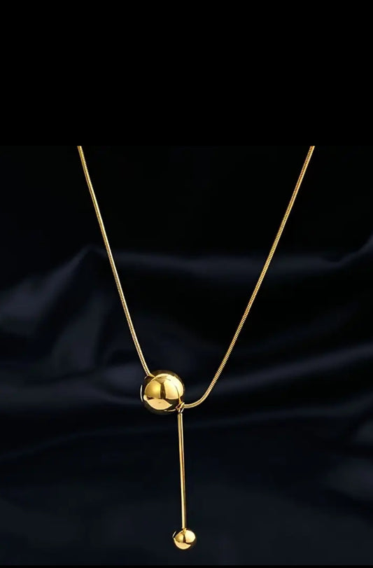 Collar elegante, minimalista para mujer